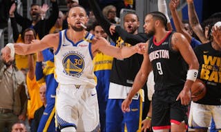 拜仁12轮不败领跑，曼城绝杀鱼腩，巴萨AC米兰登顶